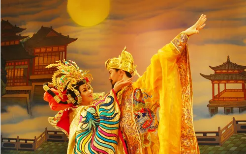 0666b66f34600ebf251e01606a81026a 《长恨歌》主要表达了什么?|白居易就《长恨歌》表达了什么?