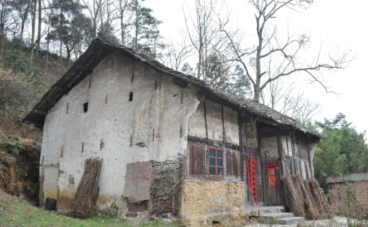 1726787043d235cd8ddaed299658e448 农村房子有什么风水注意点?(农村房子怎么看财位风水?)