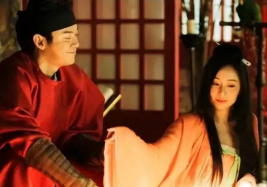 皇帝可以逛青楼吗？皇帝怎么逛青楼的？