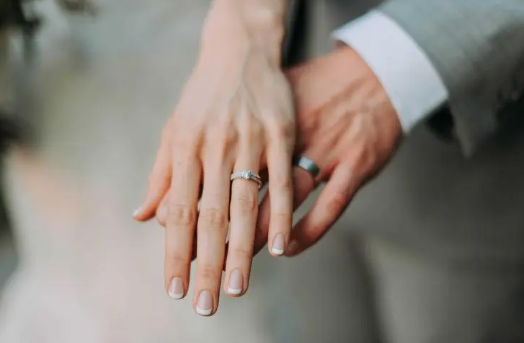 怎么利用八字看人的品格？（人的脾气人品可以用八字看吗？）