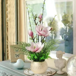 卧室绿植摆放有什么讲究？（卧室花卉怎么摆放风水比较好？）