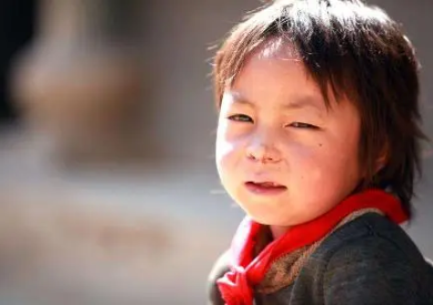 什么样的孩子容易早恋？（孩子怎么样的八字会出现早恋？）