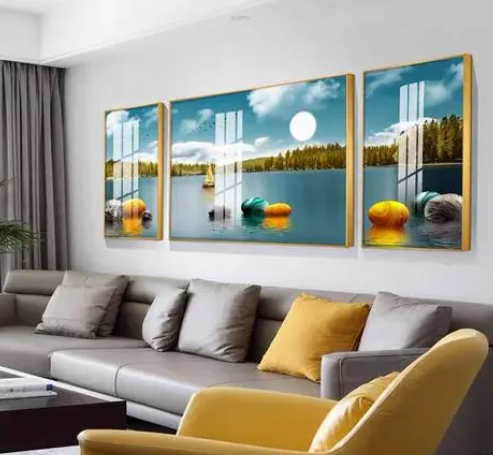 aa4f1c4a2b538f7ba24284e5b80a7343 客厅装饰画怎么摆放比较好?(客厅装饰画怎么选?)