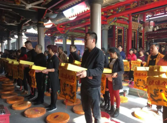 太岁应该怎么拜？（怎么正确的拜太岁？）