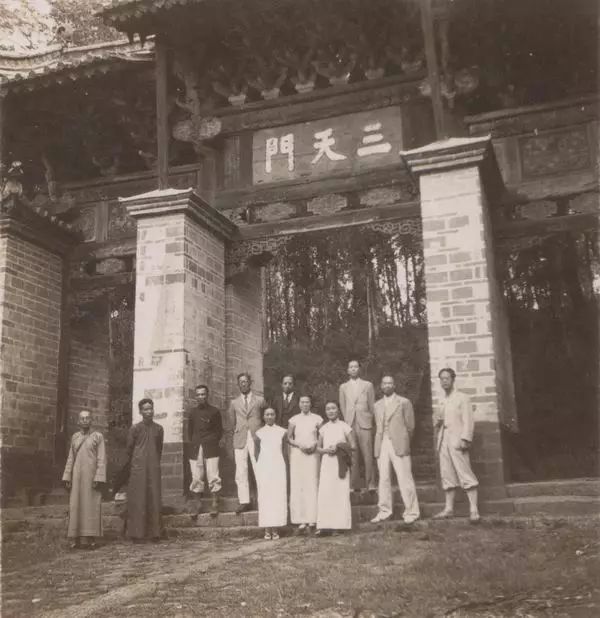 文章标题-23 老照片里撮堆的民国私家历史