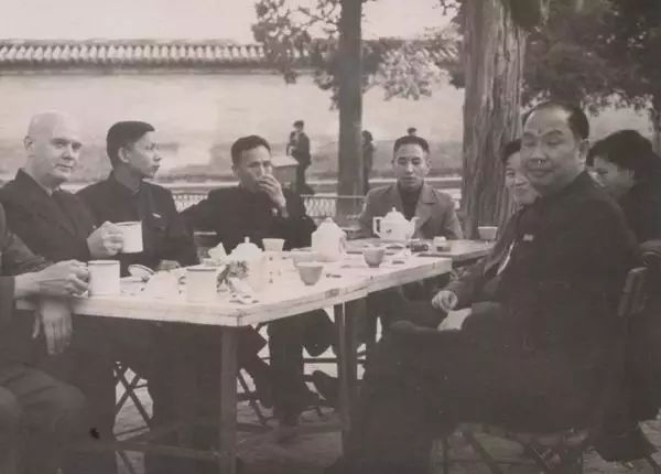 文章标题-37 老照片里撮堆的民国私家历史