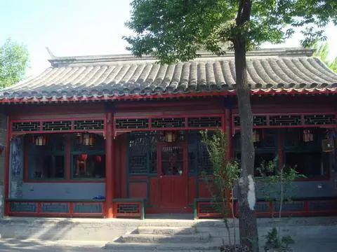 藏风聚气，环抱有情！