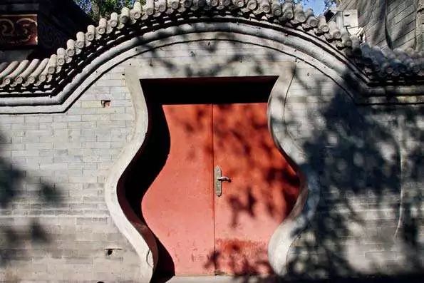 藏风聚气，环抱有情！