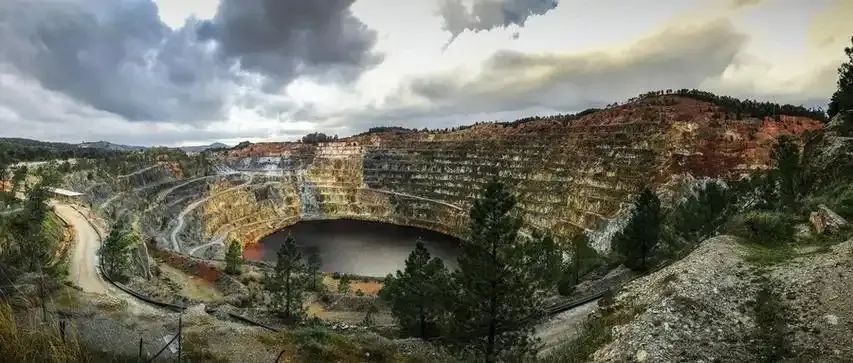 风水寻龙诀：古人找矿的智慧与方法