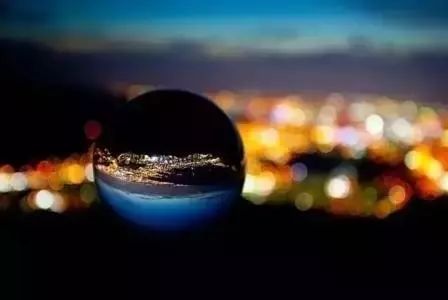 2500年前佛经记载：黑洞里竟还有众生居住，佛经中的“三千大千世界”，让人大开眼界