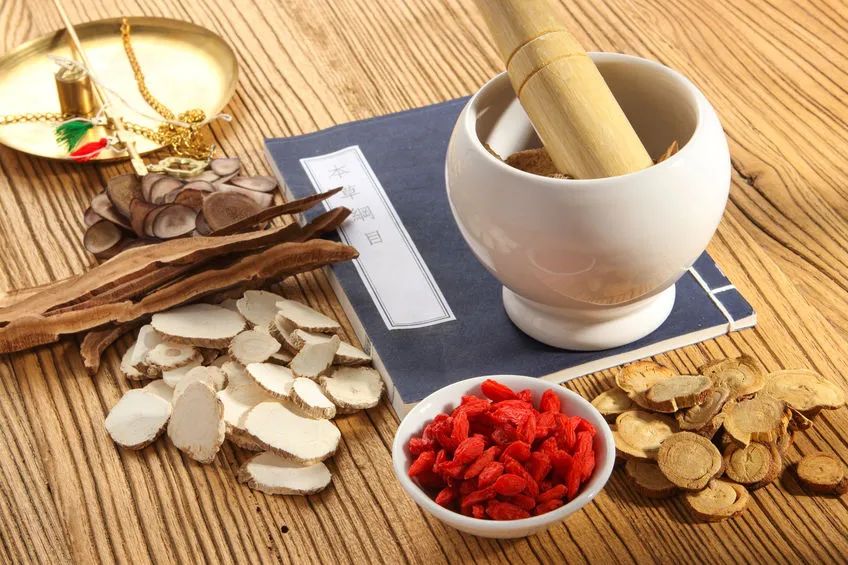 文章标题-4 口腔溃疡反复发作,中医如何解读?有何治疗方法?