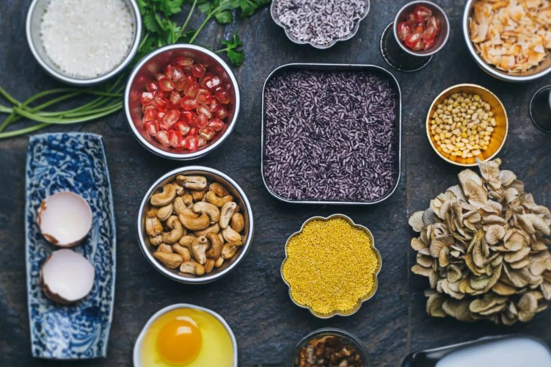 文章标题-3 餐桌上的暗战,是你吃饭,还是饭‘吃’你?