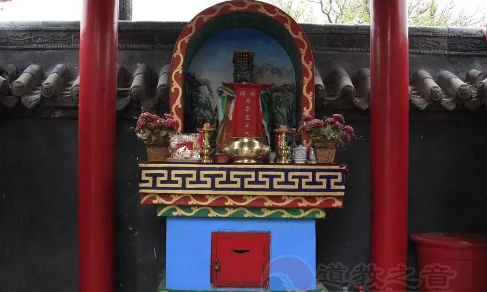 文章标题-2 农历六月十三 井泉龙王圣诞,酌水献花供奉龙德普施甘露