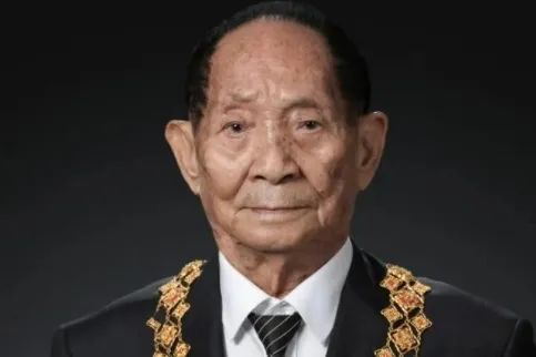 紫微斗数解读水稻之父袁隆平的非凡人生轨迹：以凡人之躯，行菩萨之道