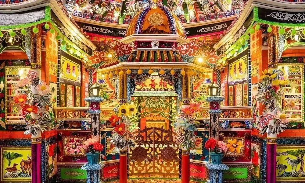文章标题-4 看到天地银行欧美分行,我才发现我们的“祭祖文化”已经冲出亚洲,走向世界了……