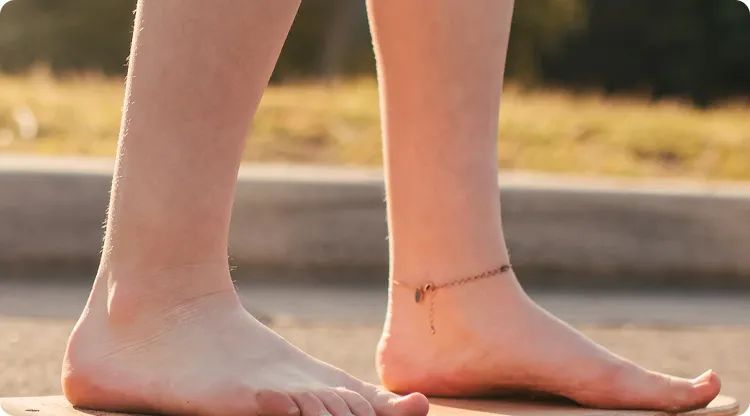 脚下容龟，大富之人，从脚上来看你下半辈子财运