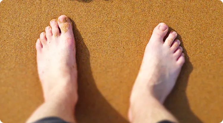 脚下容龟，大富之人，从脚上来看你下半辈子财运