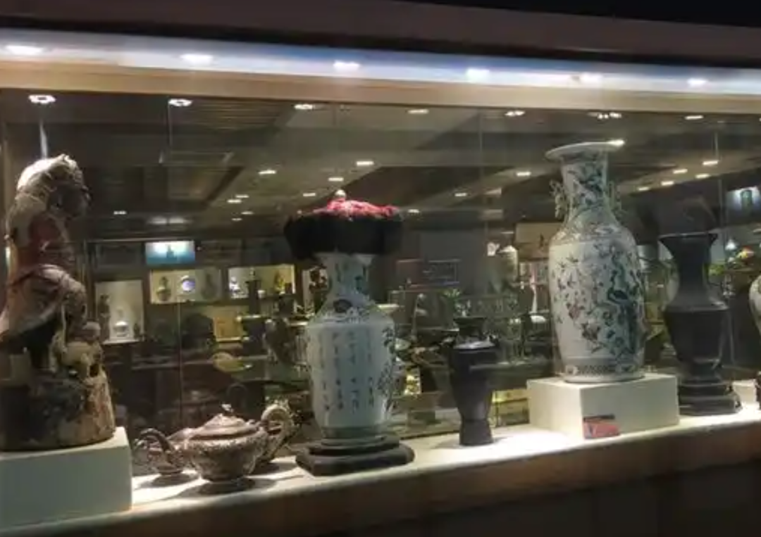 文章标题-3 古玩店已经到了最危险的时候,该坚持下去吗?