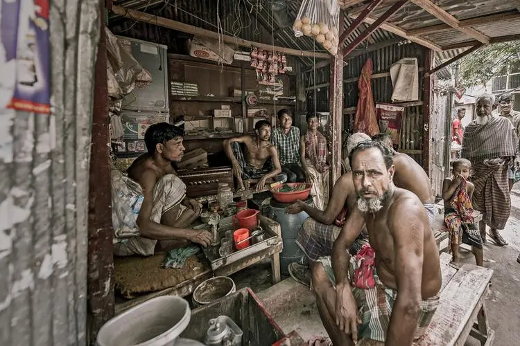 孟加拉国民的贫穷，从来不是因为人口和地理