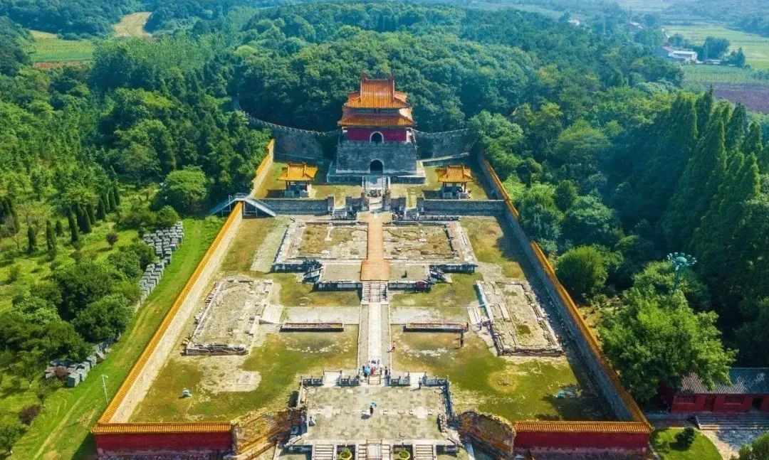 祖坟对后代命运影响几何？