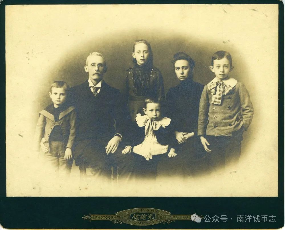 文章标题-25 《申报》上的李鸿章赤金赏牌