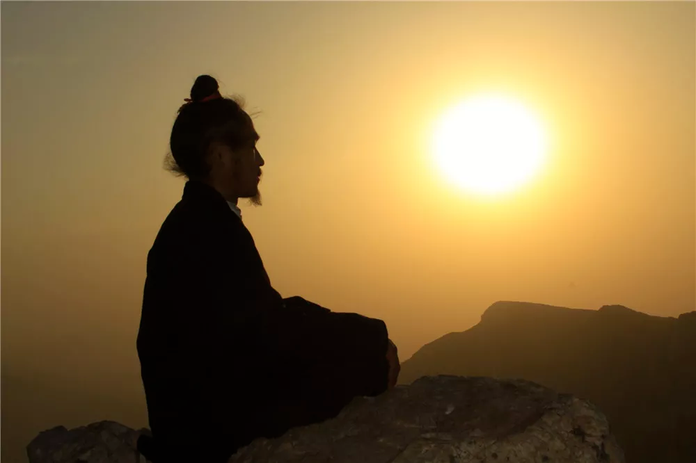 仙学指微：学仙须是学天仙，惟有金丹最的端。