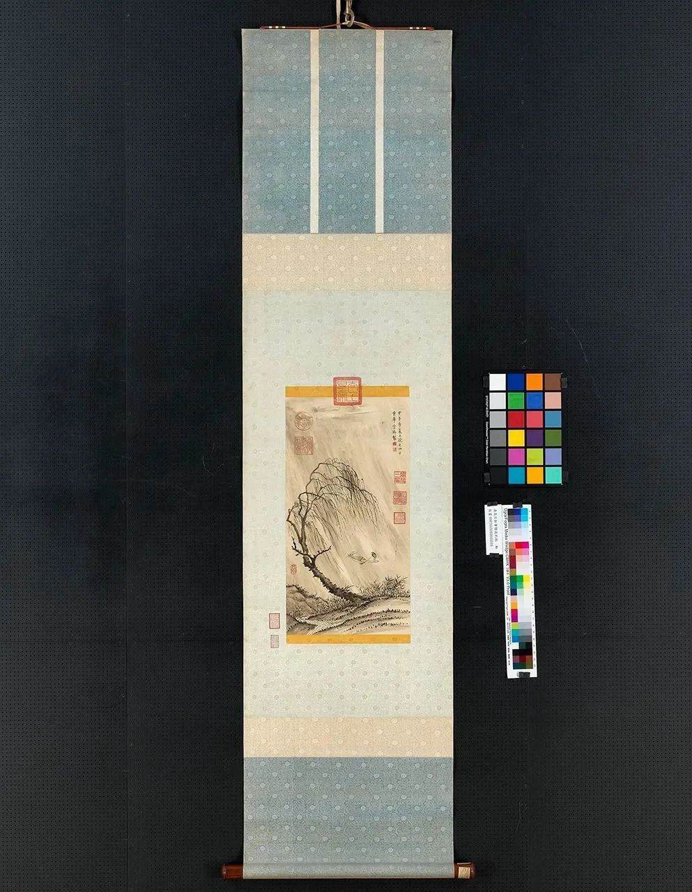 书画手卷包首锦：解密皇室顶级书画装裱