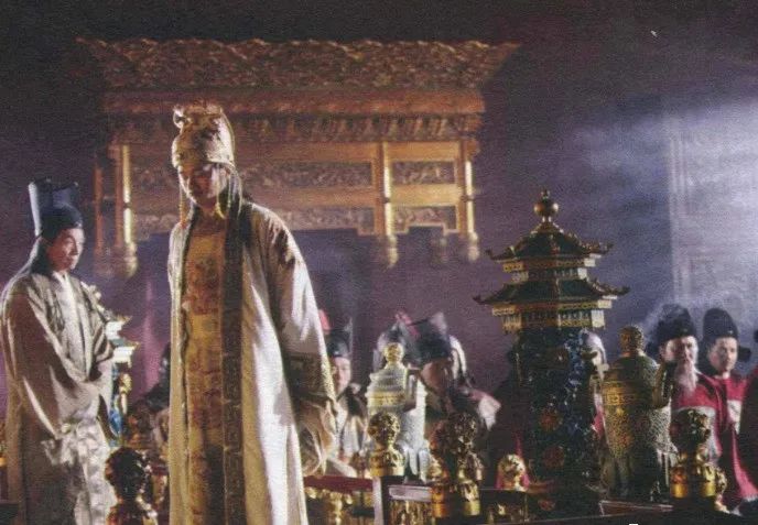 历史上那些挖祖坟断龙脉的事！