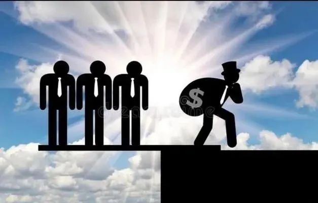 人世间财富分配法则：到底是损有余补不足？还是损不足奉有余？