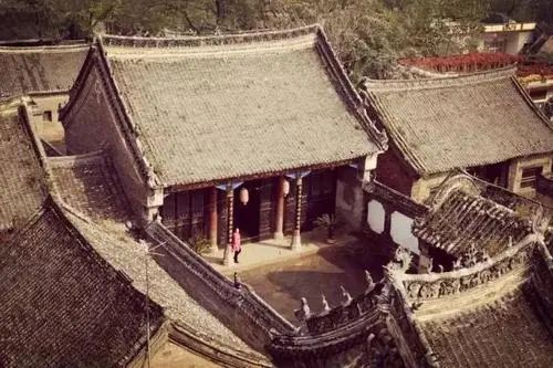 文章标题-6 顶级商人的背后都站着一位风水师!