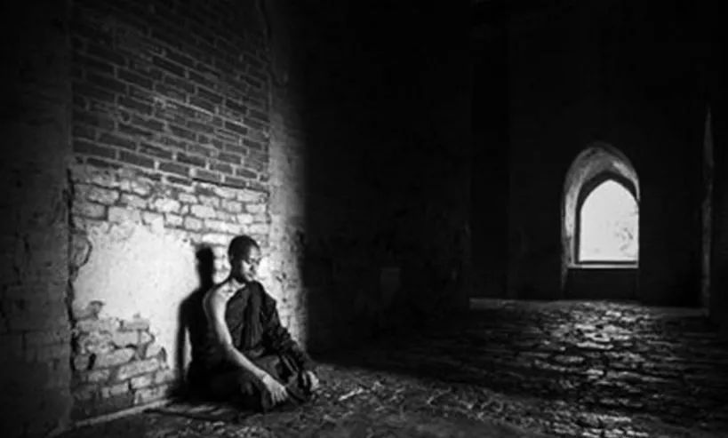 神秘的“闭黑关”修行，唤醒你的潜意识！