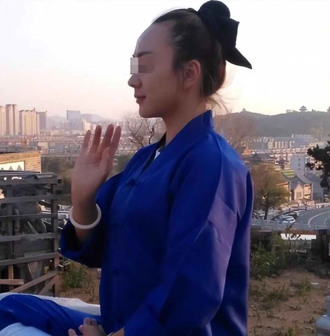 文章标题-10 精通“媚术”的道士色诱敛财,最终逃不过法律制裁