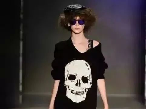 万物皆有磁场；很多人不知道这些“衣服”里隐藏着凶兆，明白人都不穿！