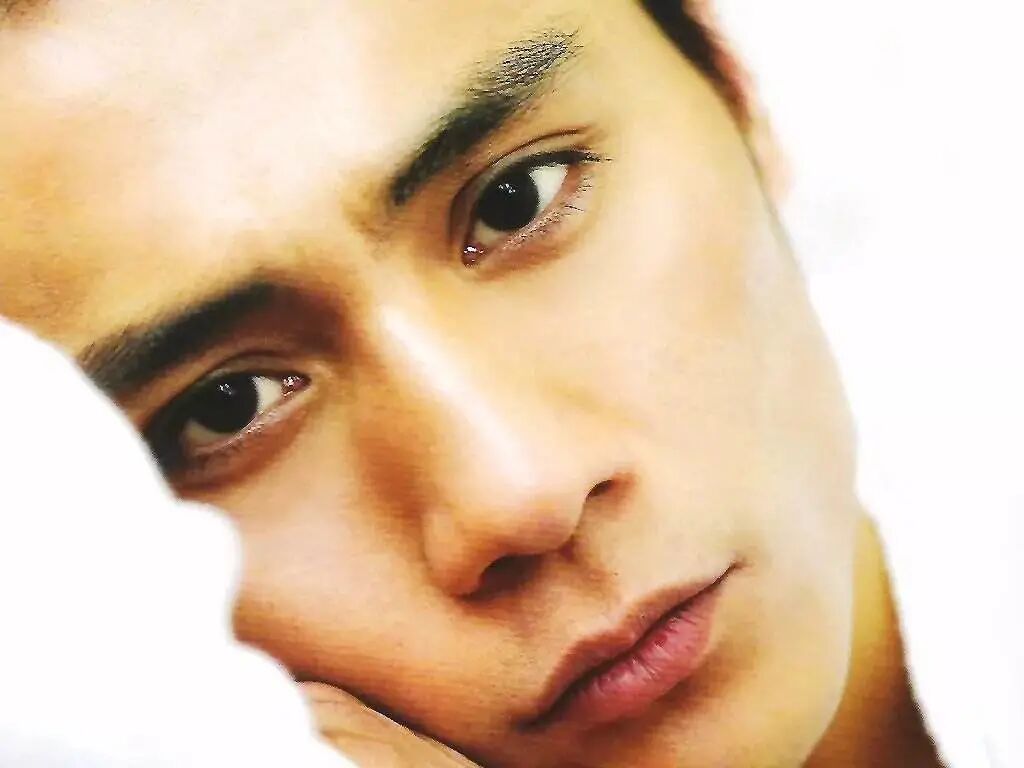 权贵的把握者，眉骨带金凸！