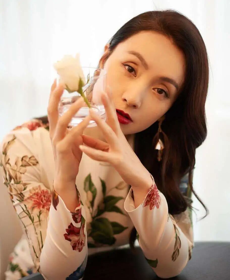 权贵的把握者，眉骨带金凸！