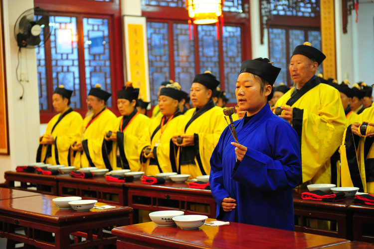 老话说：“端午节，天气热；五毒醒，不安宁”端午专业攻略；禁忌大全、保你辟邪增运！