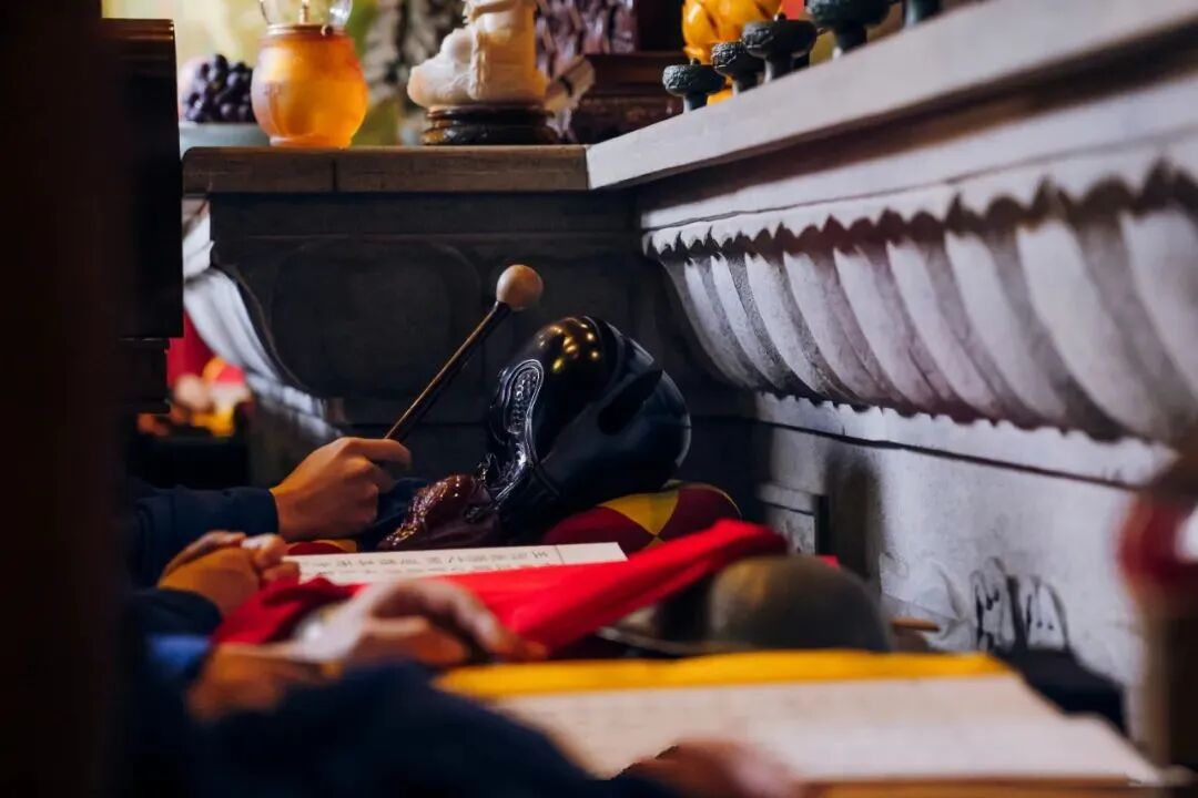 晚上在家念经会不会招鬼？道人教你这样念经有天神护佑！