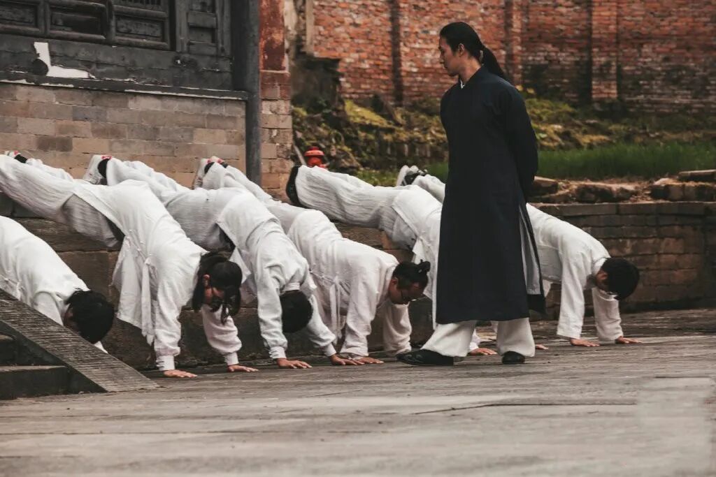 为何大多数“祖师爷”，都是在街头大路上传道！