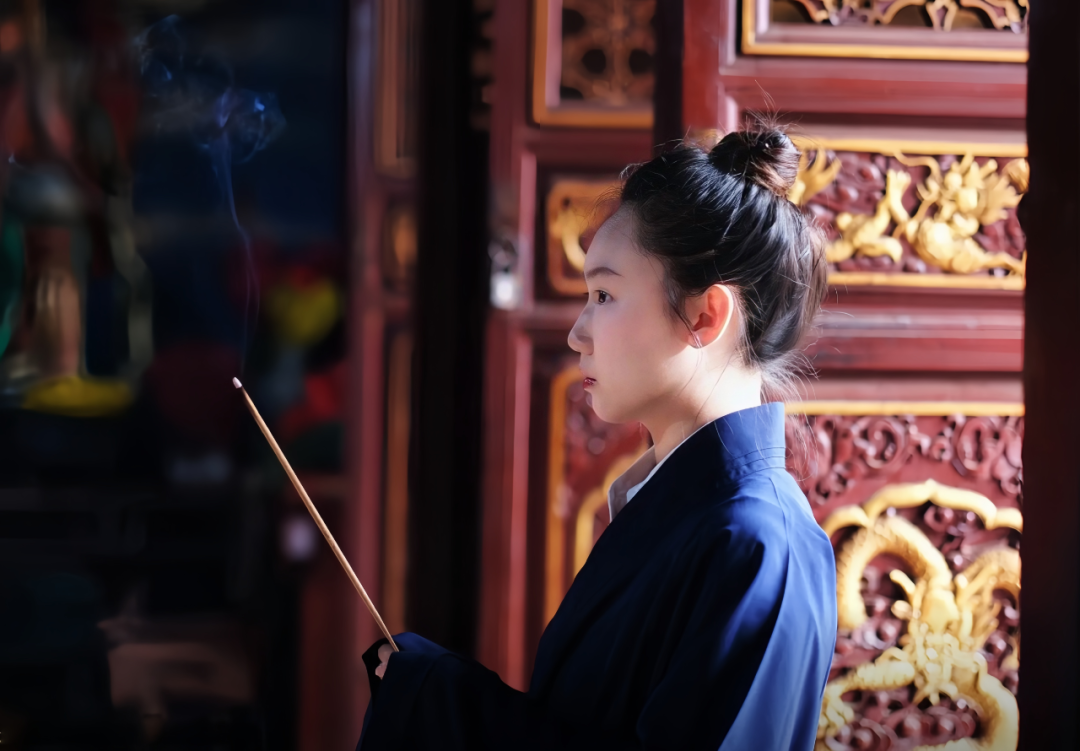 文章标题-3 敬香拜神,为何不灵验?且用 “心” 持诵此神咒!