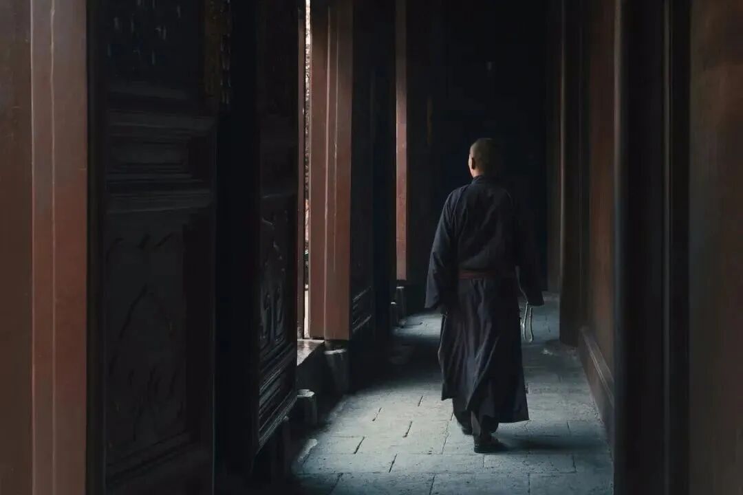 “婬欲”重者，一瞧便知！身上有这3种特征，请务必远离！