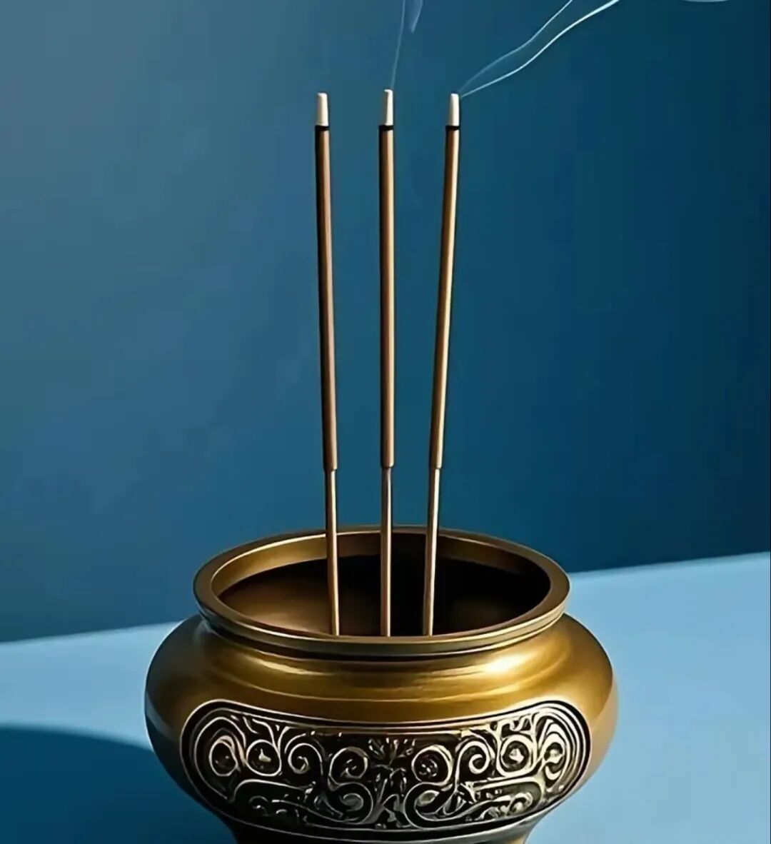 文章标题-1 敬天敬地敬圣贤:初一十五上香的深层寓意