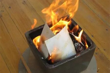 快过年了，这五种东西千万别烧，很影响运气！