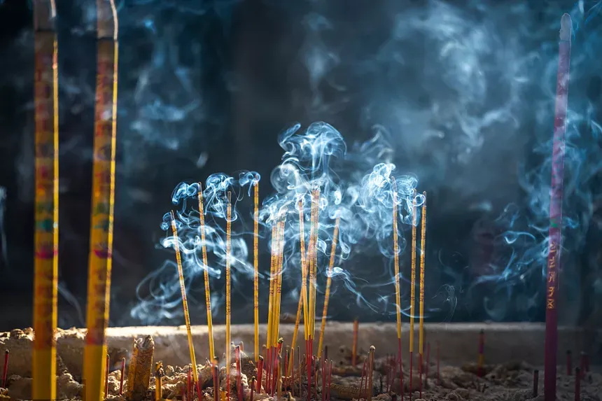 十月初一寒衣节，“鬼节”民间祭祀讲究及禁忌！（附：如何遥祭祖先）