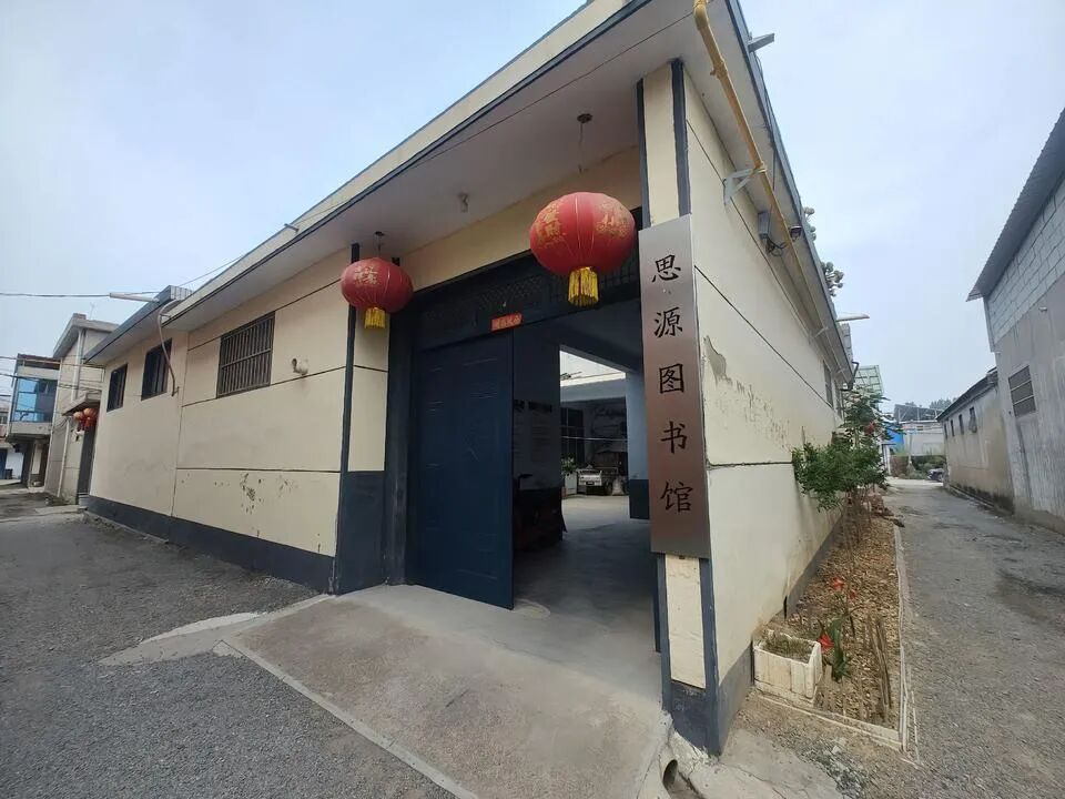 博士回村办图书馆，从两张皱巴巴的50元到24000本书……