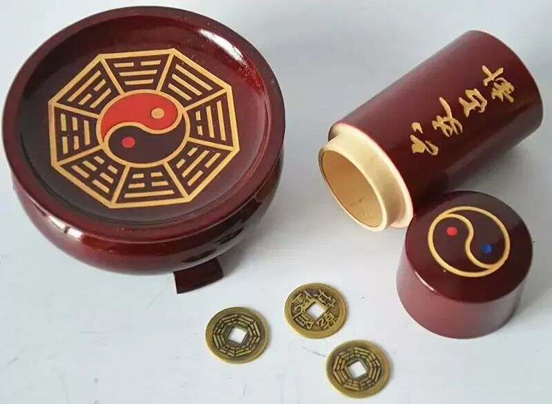 解人生无常：六爻断卦全解，从口诀到六亲六神的实战指南